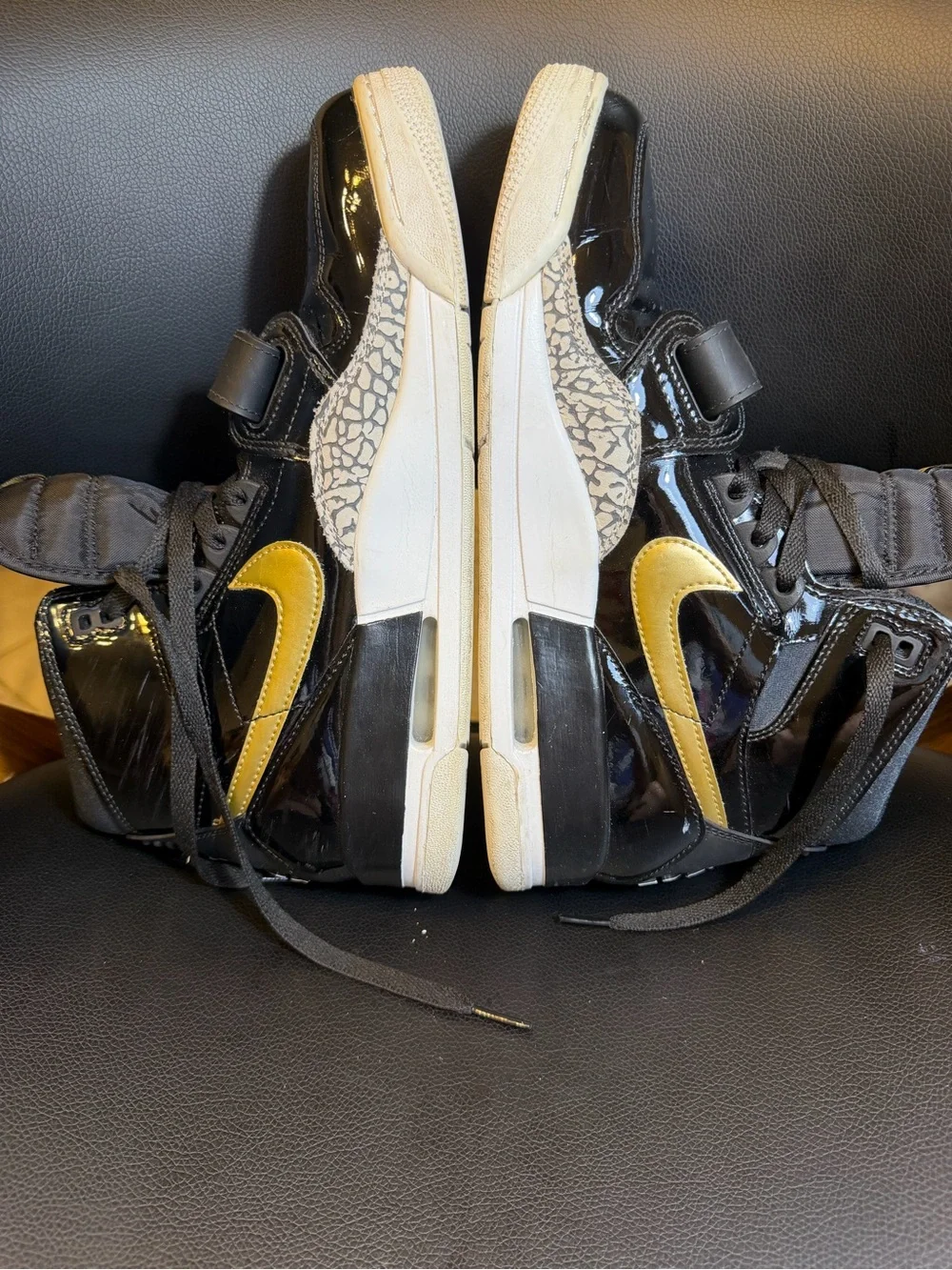 Nike Air Jordan Legacy 312 Black Gold White Leather Men's Size 9.5 AV3922 007